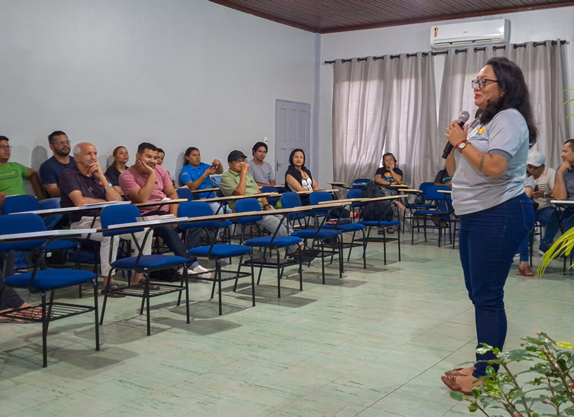 A jornalista Márcia Fonseca destacou a importância da comunicação para as comunidades | Foto: Willian Valério - Pascom A jornalista Márcia Fonseca destacou a importância da comunicação para as comunidades | Foto: Willian Valério - Pascom