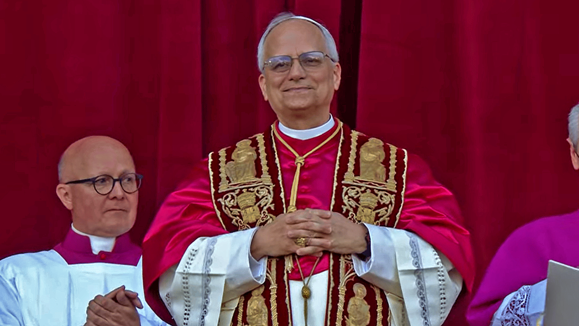 Leão XIV em sua primeira saudação ao público como Papa / Foto: Reprodução Vatican Media Leão XIV em sua primeira saudação ao público como Papa / Foto: Reprodução Vatican Media