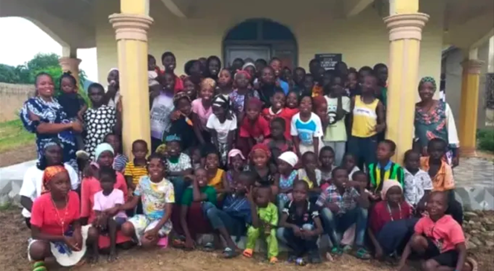 Crianças da diocese de Jalingo, Nigéria, reuniram-se na festa do Santo Rosário, em 7 de outubro de 2025, para participar da campanha de oração "Um Milhão de Crianças Rezando o Rosário", celebrada em paróquias, capelanias e áreas pastorais de toda a diocese. | Ajuda à Igreja que Sofre Crianças da diocese de Jalingo, Nigéria, reuniram-se na festa do Santo Rosário, em 7 de outubro de 2025, para participar da campanha de oração "Um Milhão de Crianças Rezando o Rosário", celebrada em paróquias, capelanias e áreas pastorais de toda a diocese. | Ajuda à Igreja que Sofre