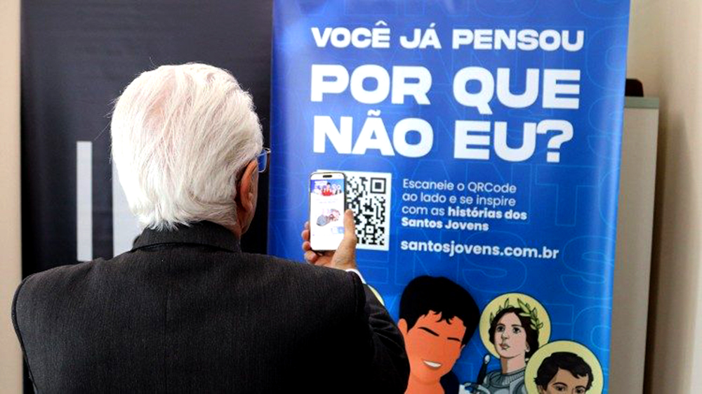 Além dos vídeos, o site traz um e-book gratuito para dowload Além dos vídeos, o site traz um e-book gratuito para dowload