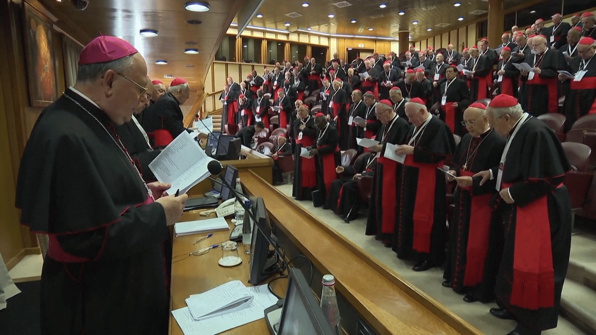 Cardeais reunidos na Sala do Sínodo para a Congregação Geral / Foto: Reprodução Reuters Cardeais reunidos na Sala do Sínodo para a Congregação Geral / Foto: Reprodução Reuters