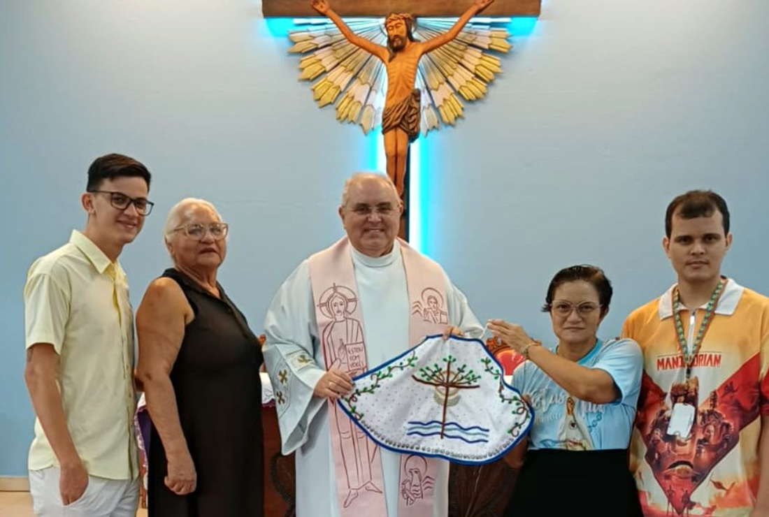 Família doadora do manto 2025. Foto: Maria das Dores Família doadora do manto 2025. Foto: Maria das Dores