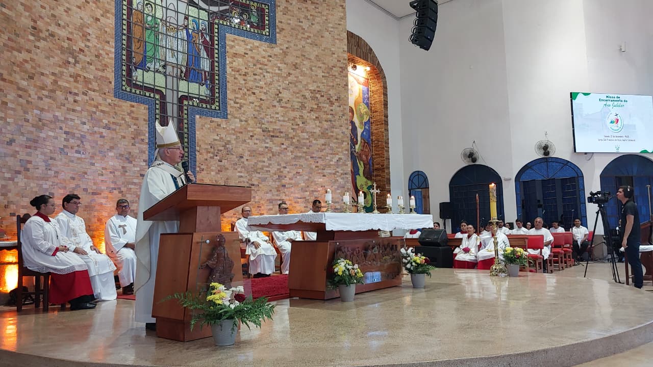 Missa foi presidida por Dom Irineu Roman. Foto: Pascom Santarém Missa foi presidida por Dom Irineu Roman. Foto: Pascom Santarém