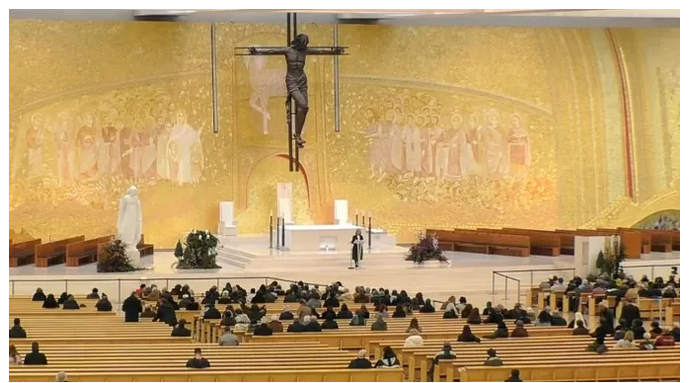 Meditação dos primeiros sábados na basílica da Santíssima Trindade, do santuário de Fátima | Santuário de Fátima Meditação dos primeiros sábados na basílica da Santíssima Trindade, do santuário de Fátima | Santuário de Fátima