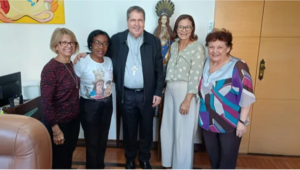 Virgens consagradas de Vitória (ES) com o arcebispo, dom Ângelo Mezzari, presidente da Comissão Episcopal para os Ministérios Ordenados e a Vida Consagrada | Arquivo pessoal