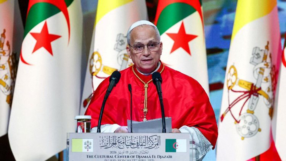 Papa discursa diante das autoridades Papa discursa diante das autoridades