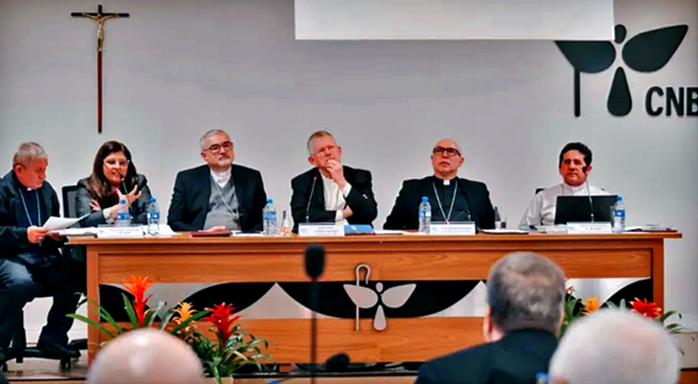 A psicopedagoga Patrícia Espíndola de Lima Teixeira apresenta o relatório na reunião do Conselho Permanente da CNBB, em junho de 2026 | Luiz Lopes Júnior | CNBB A psicopedagoga Patrícia Espíndola de Lima Teixeira apresenta o relatório na reunião do Conselho Permanente da CNBB, em junho de 2026 | Luiz Lopes Júnior | CNBB