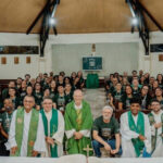Padre Osinaldo (à esquerda) juntamente com outros participantes do Regional Norte 2 da CNBB. Foto: Divulgação
