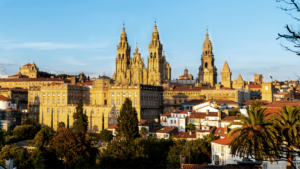 Vista panorâmica da Catedral de Santiago de Compostela na Espanha / Foto: Canva