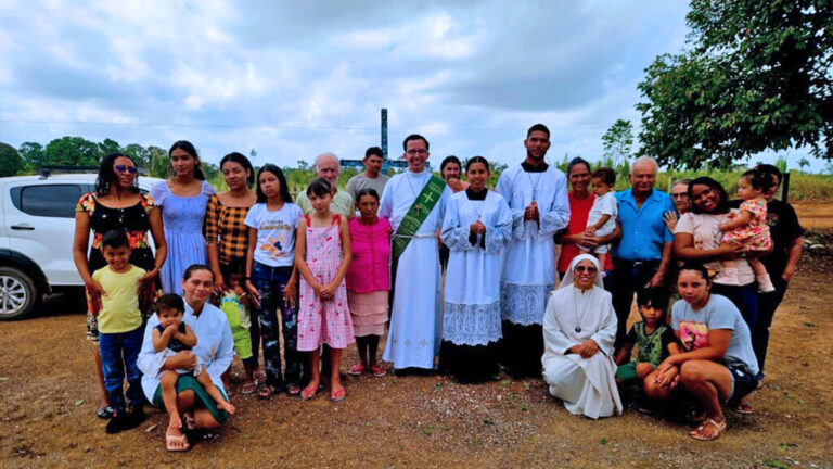 Victor em atividade na Paróquia Jesus Misericordioso, em Itupiranga (fotos: Arquivo pessoal)